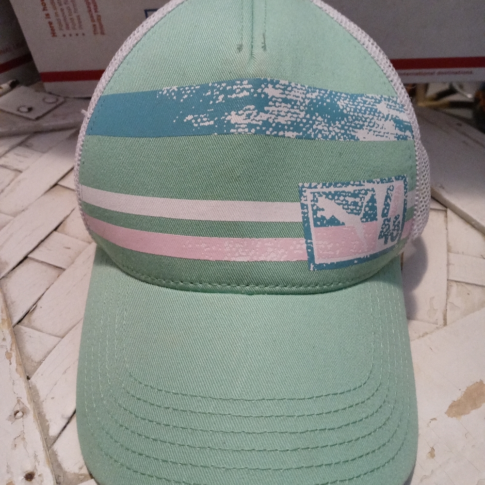 🎾PUMA GOLF/TENNIS HAT SHEEK DESIGN. - Picture 6 of 9